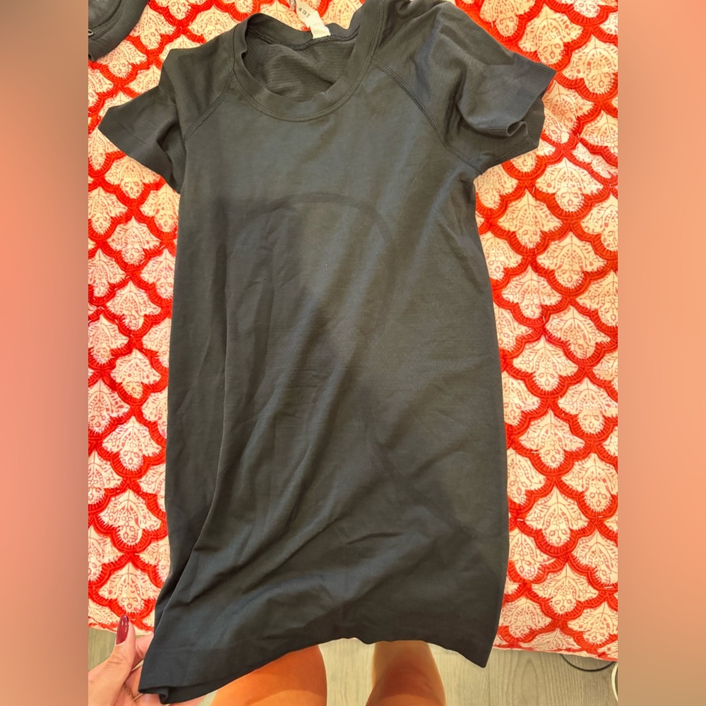 Lululemon tight swift tee shirt for women